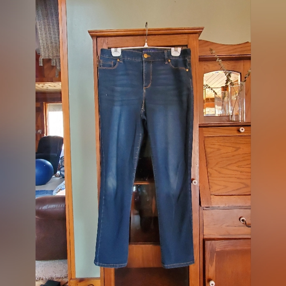 Bandolino dark wash straight leg jean